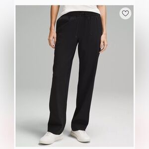 Lulu Lemon Straight-Leg Mid-Rise Pant Luxtreme
Regular